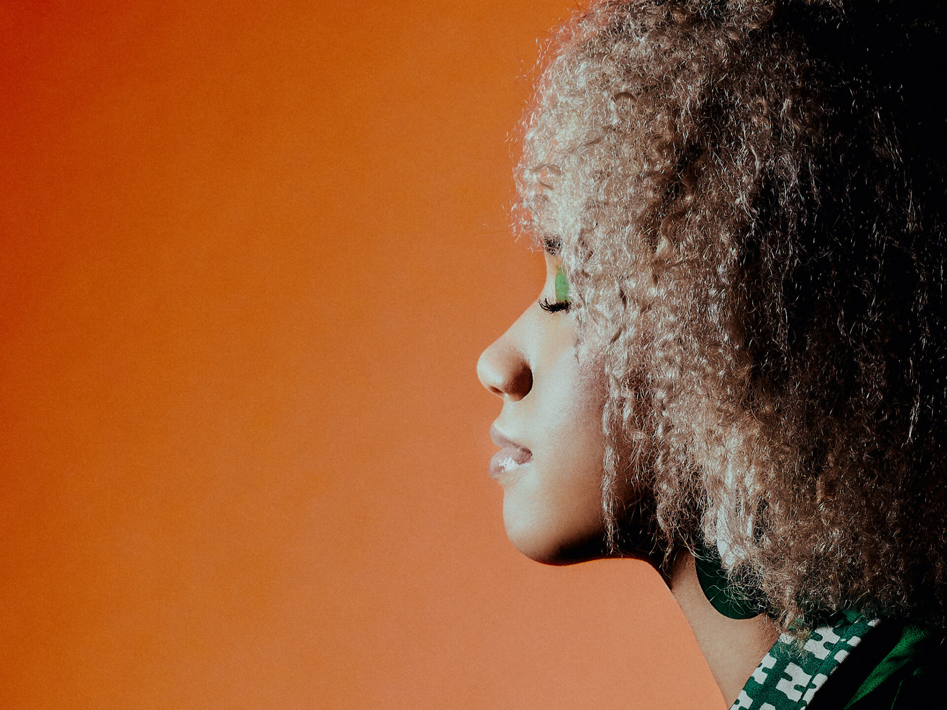 perfil femenino curly hair